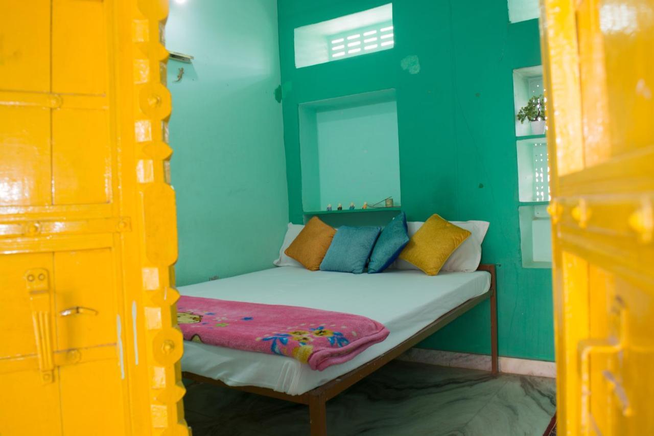 12 Monks Backpackers Community Ostello Pushkar Esterno foto